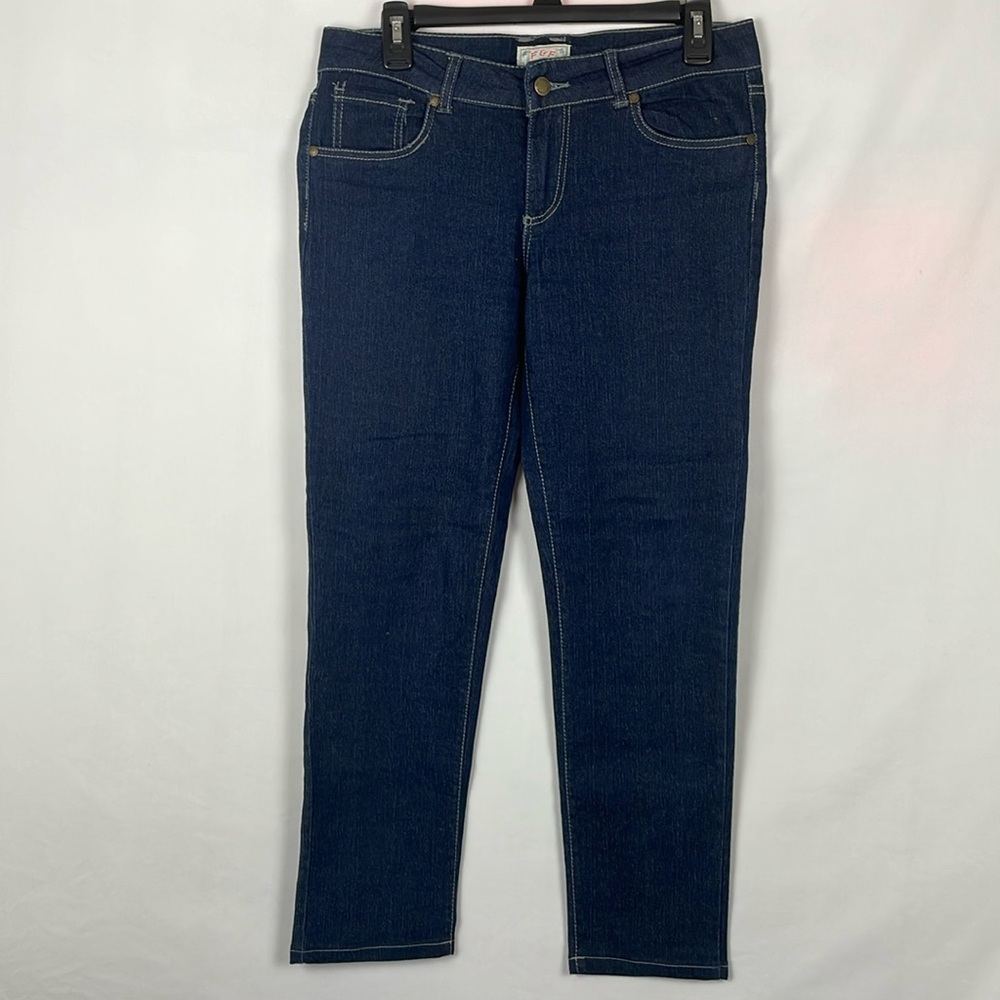 F&F (Fabric and Fabric) Like New Low Rise Dark Wash Jeans - Size 7/8 Juniors